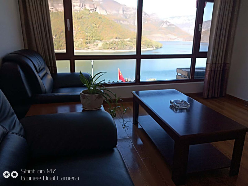 湖景房